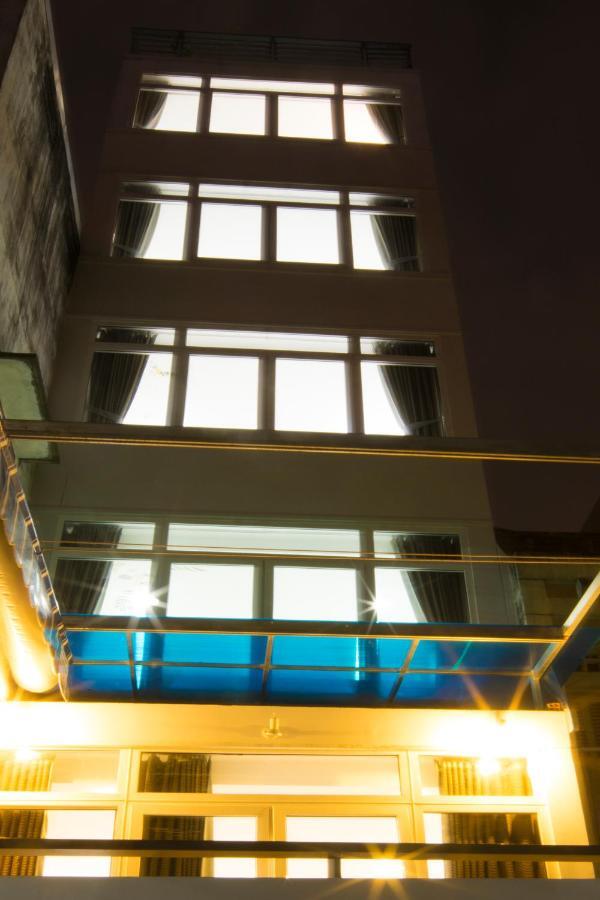 フルハウス ホームステイ ホーチミン市 エクステリア 写真